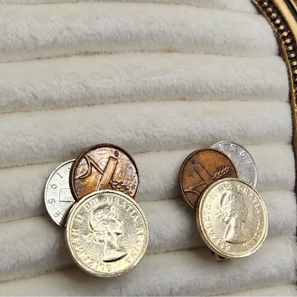 Vintage Coin Clip On Earrings Canadian Queen Elizabeth‎ 1959 Mixed Metal Cluster